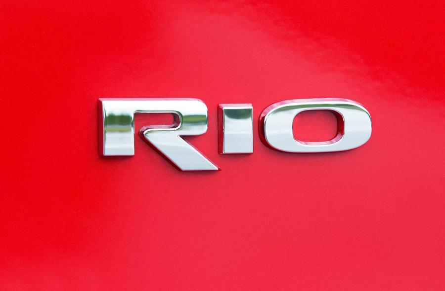 Логотип Kia Rio 2016 года  (WW) (фото 36 из 63)